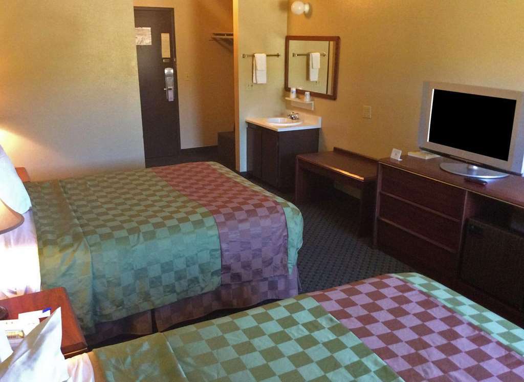 Capital Inn & Suites Салем Стая снимка