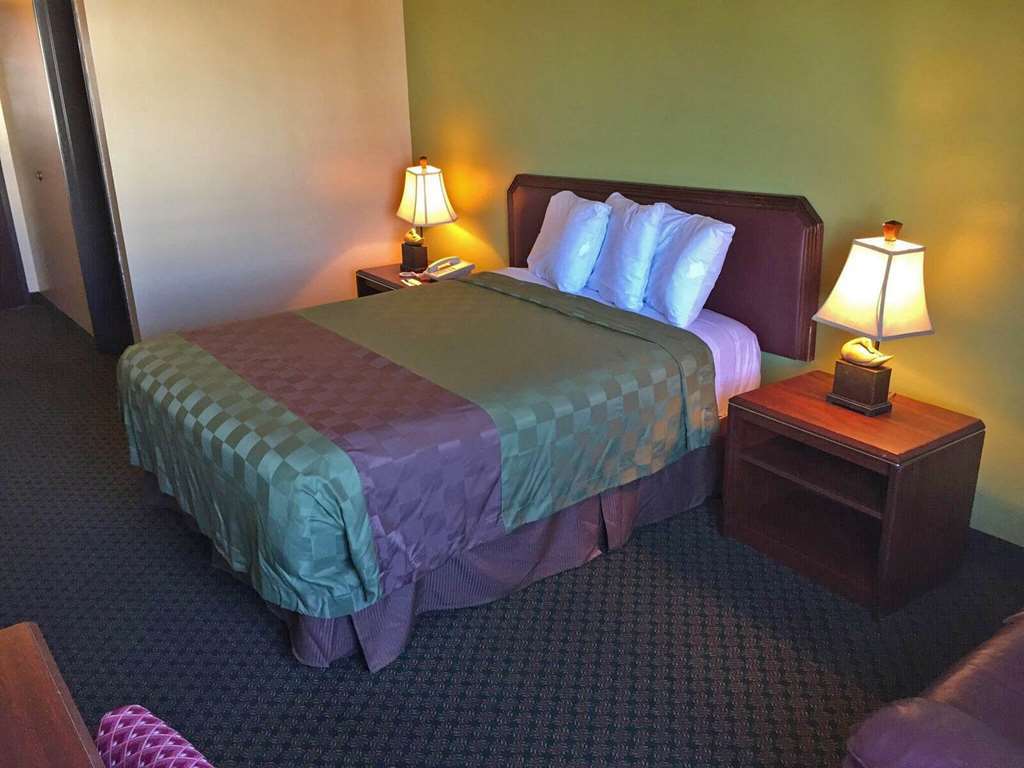 Capital Inn & Suites Салем Стая снимка