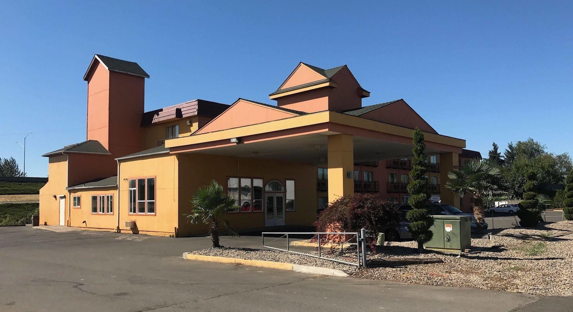 Capital Inn & Suites Салем Екстериор снимка