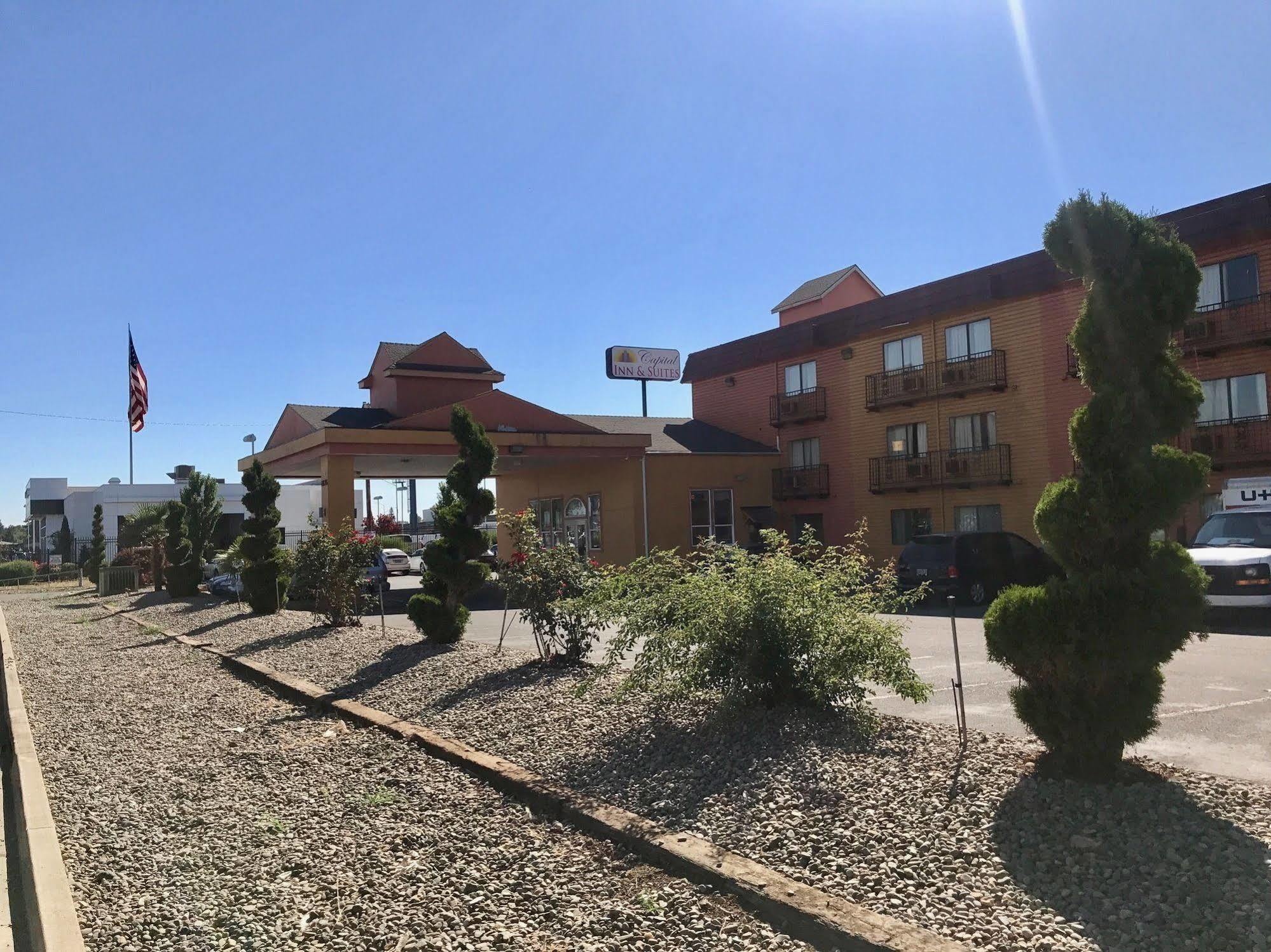 Capital Inn & Suites Салем Екстериор снимка