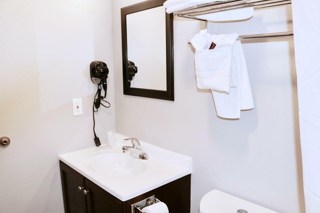 Capital Inn & Suites Салем Екстериор снимка